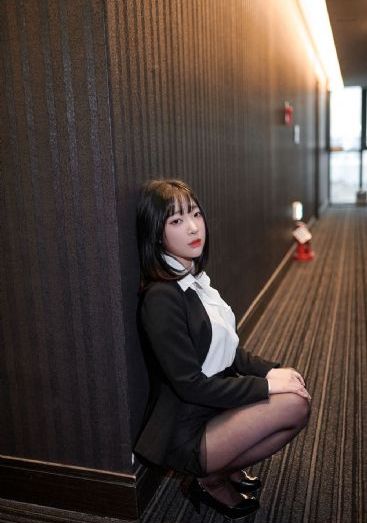 欧美女人厕所尿尿_HD高清视频观看